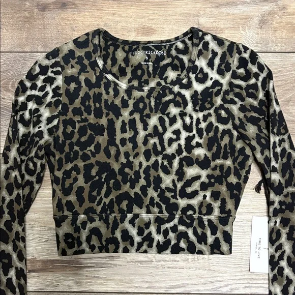 NWT Electric & Rose Kennedy Long Sleeve Crop Top Small Leopard - Picture 2 of 8
